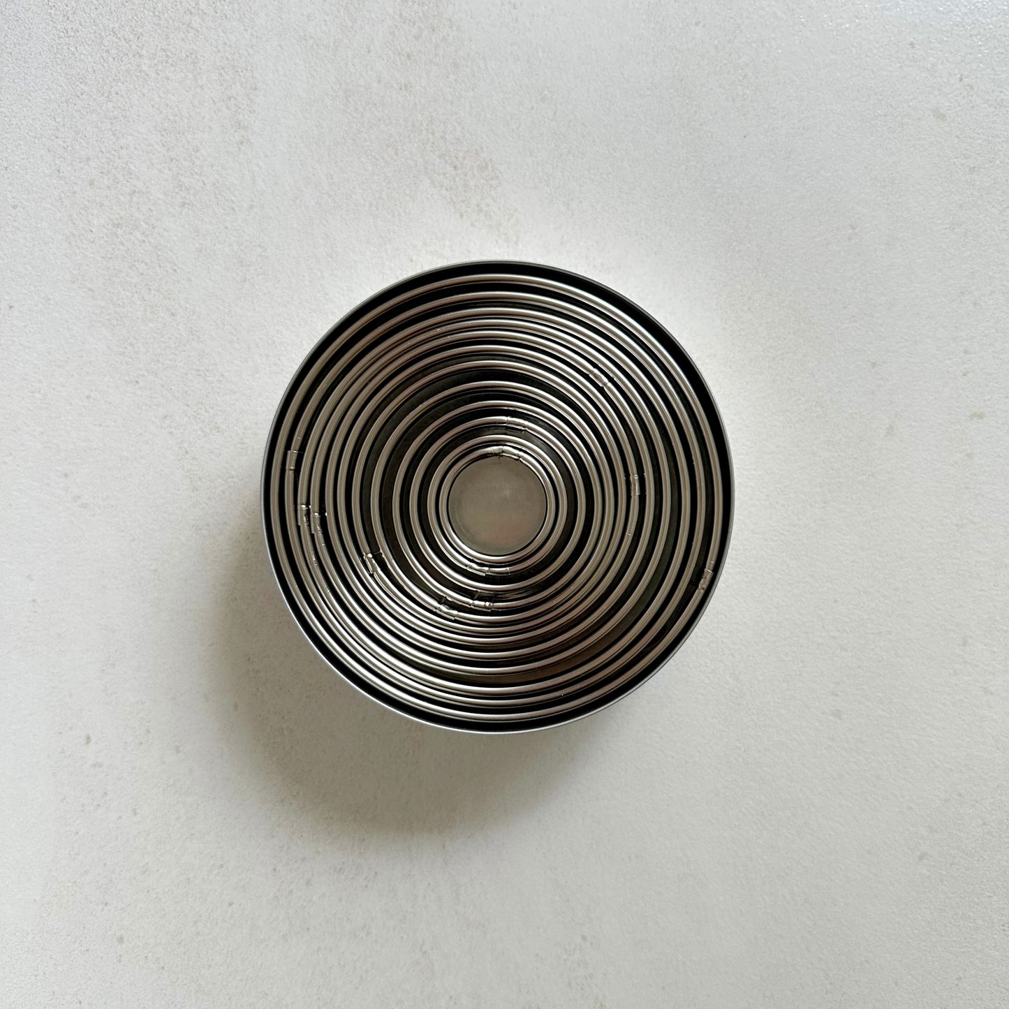 Circle clay cutters made of stainless steel, a set of 12.
