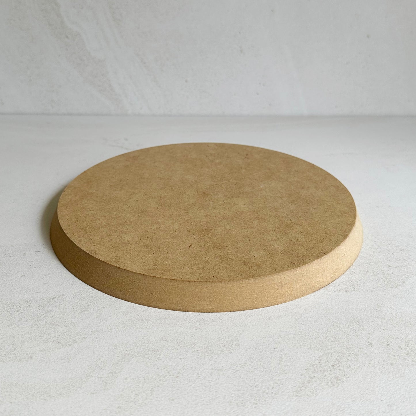 Round Pottery Form 22cm with Bevelled Edge
