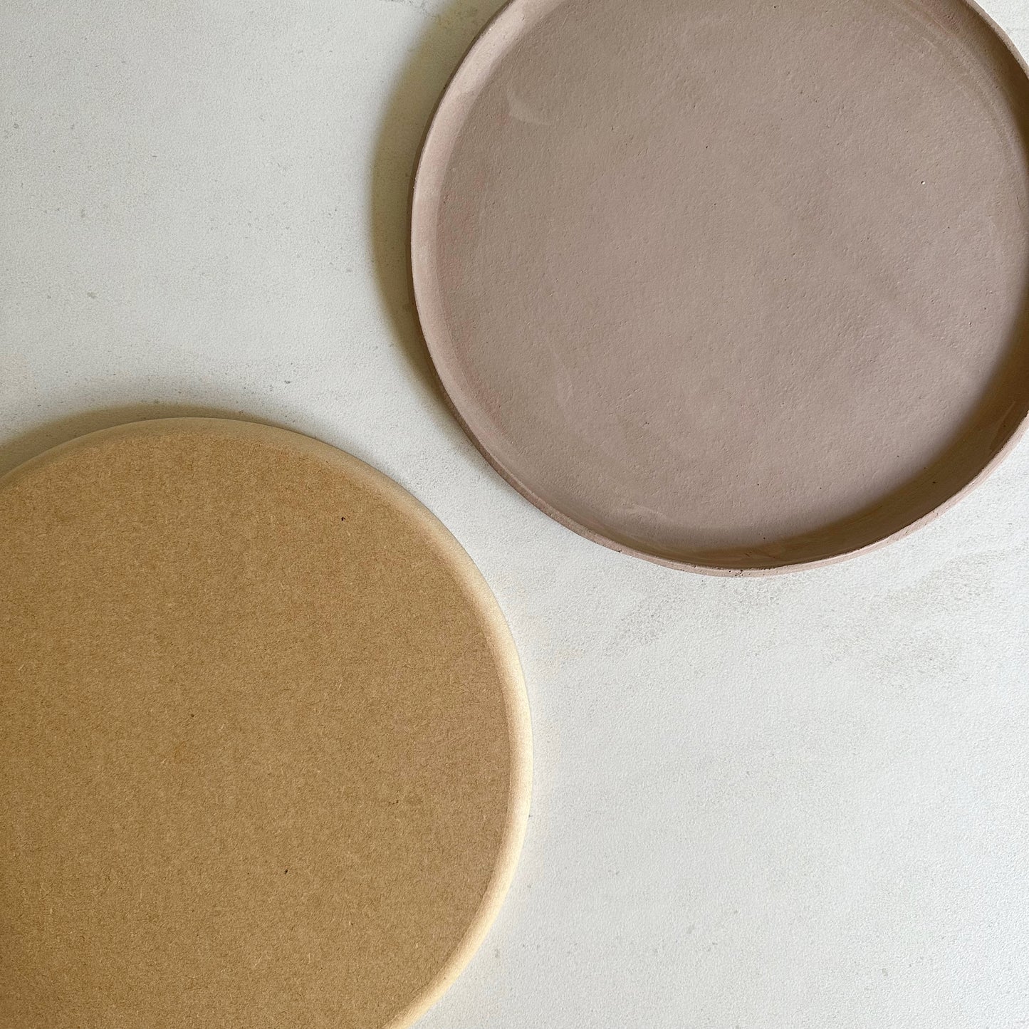 Round Pottery Form 30cm with Roundover Edge