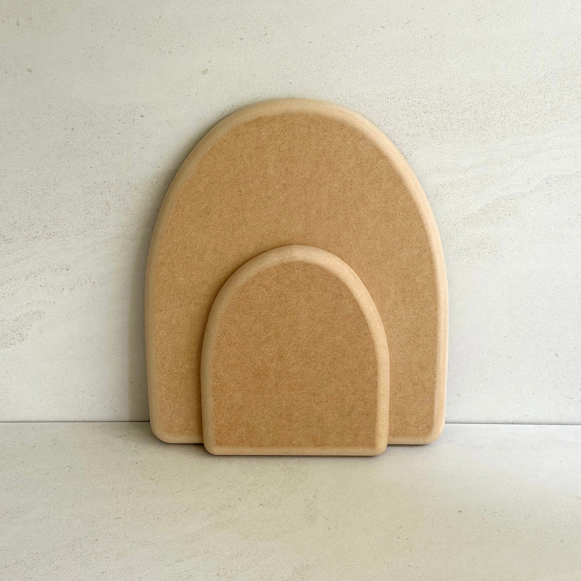 Arch pottery form/drape mould with soft roundover edge. Available in two sizes.