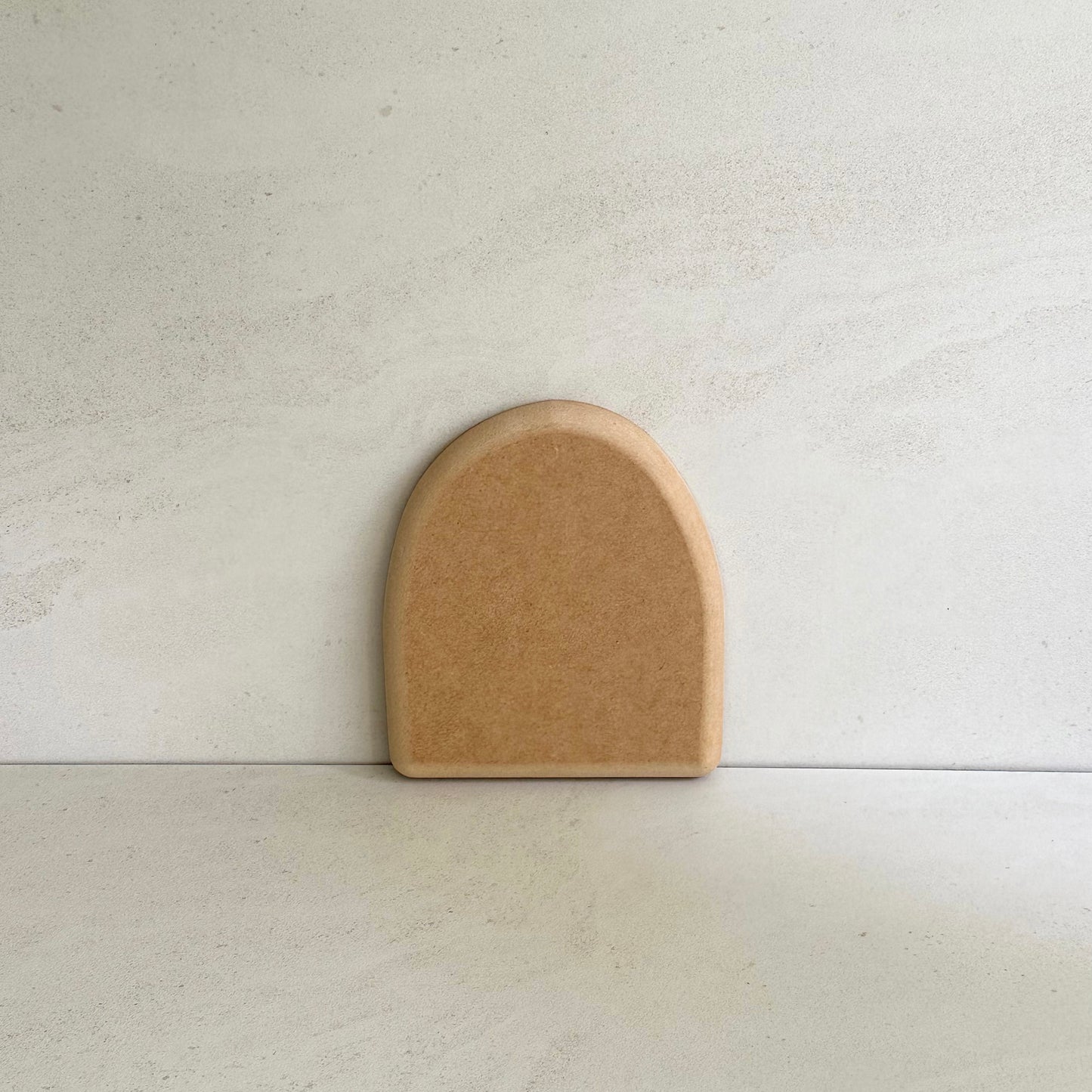 Arch pottery form/drape mould with soft roundover edge. Available in two sizes.