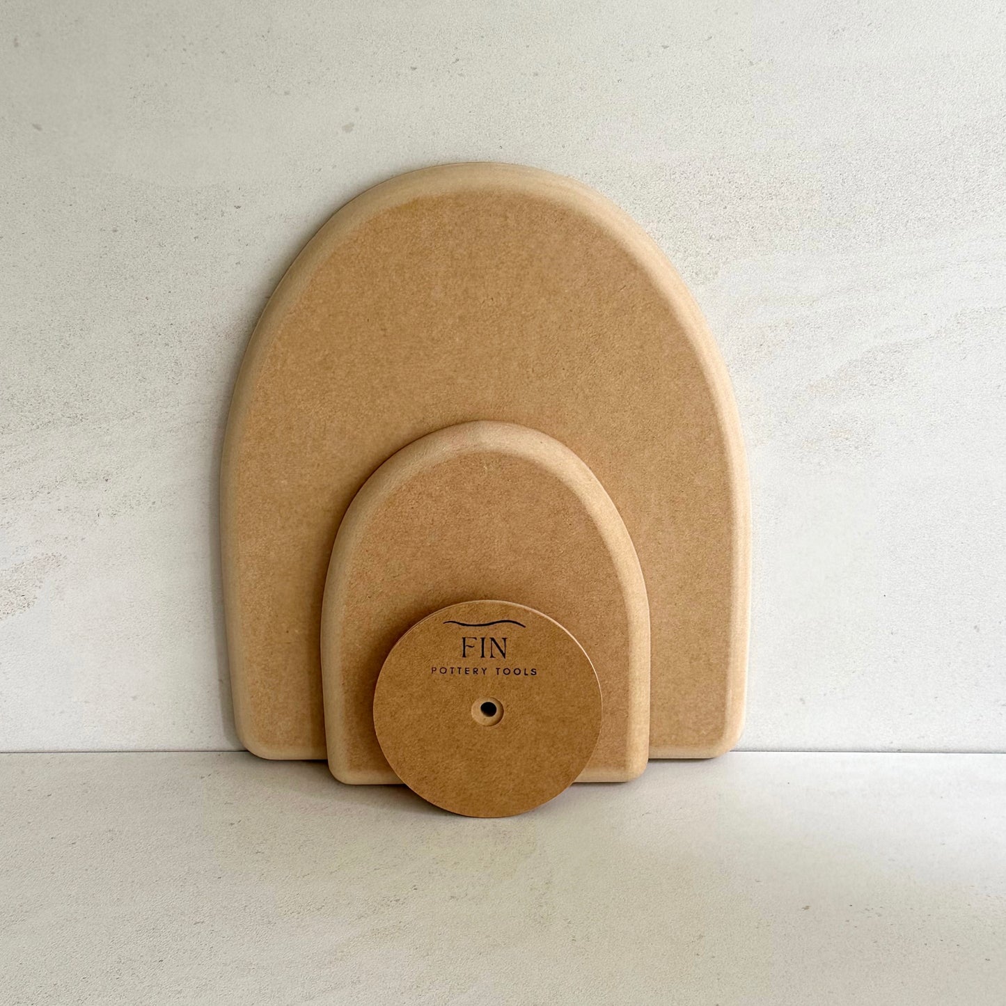 Arch pottery form/drape mould with soft roundover edge. Available in two sizes.